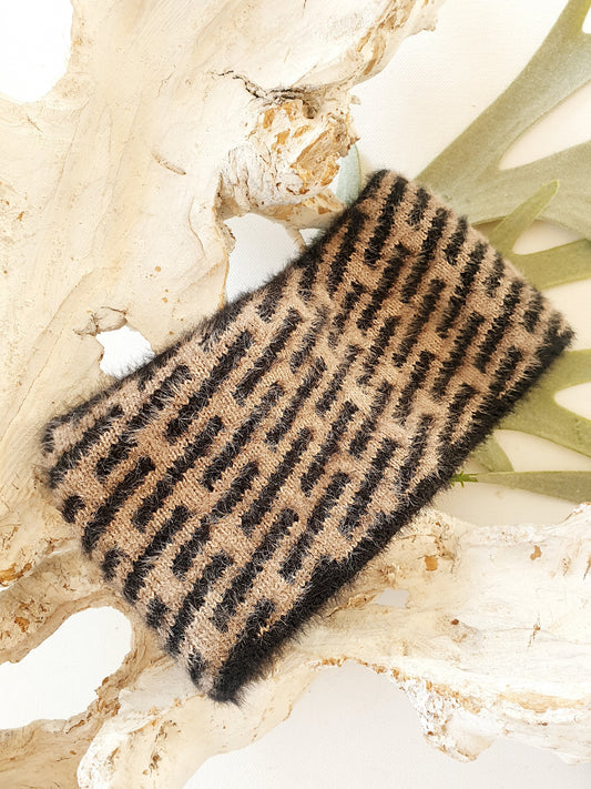 stirnband-strick-breit-schwarz-camel-1