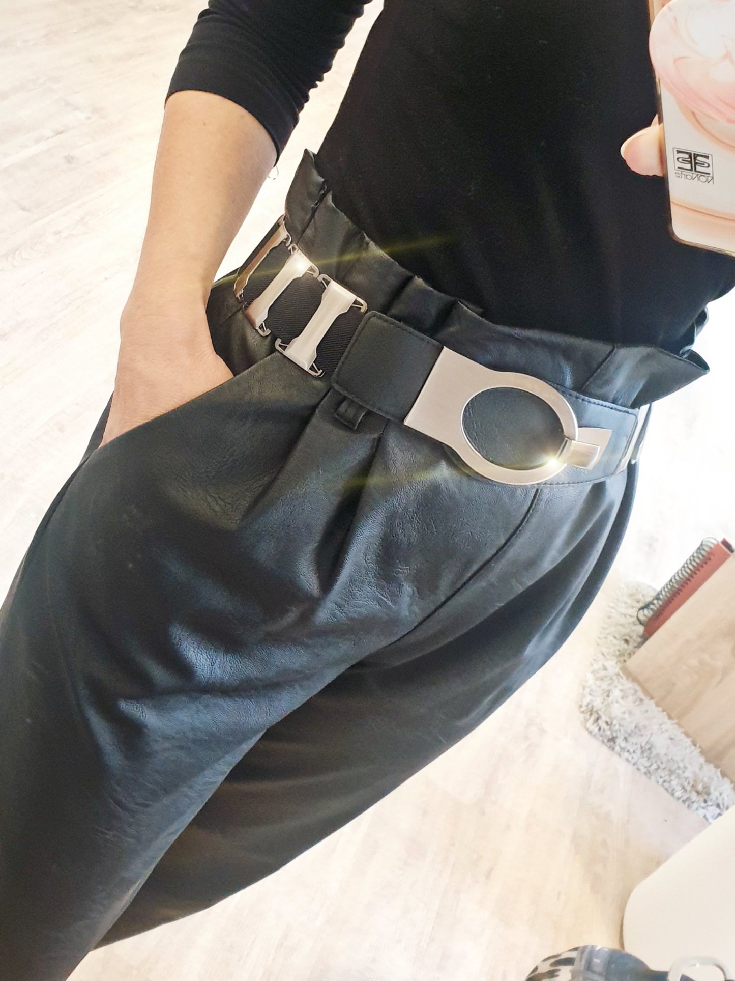Stretchgürtel mit Metallelementen Schwarz