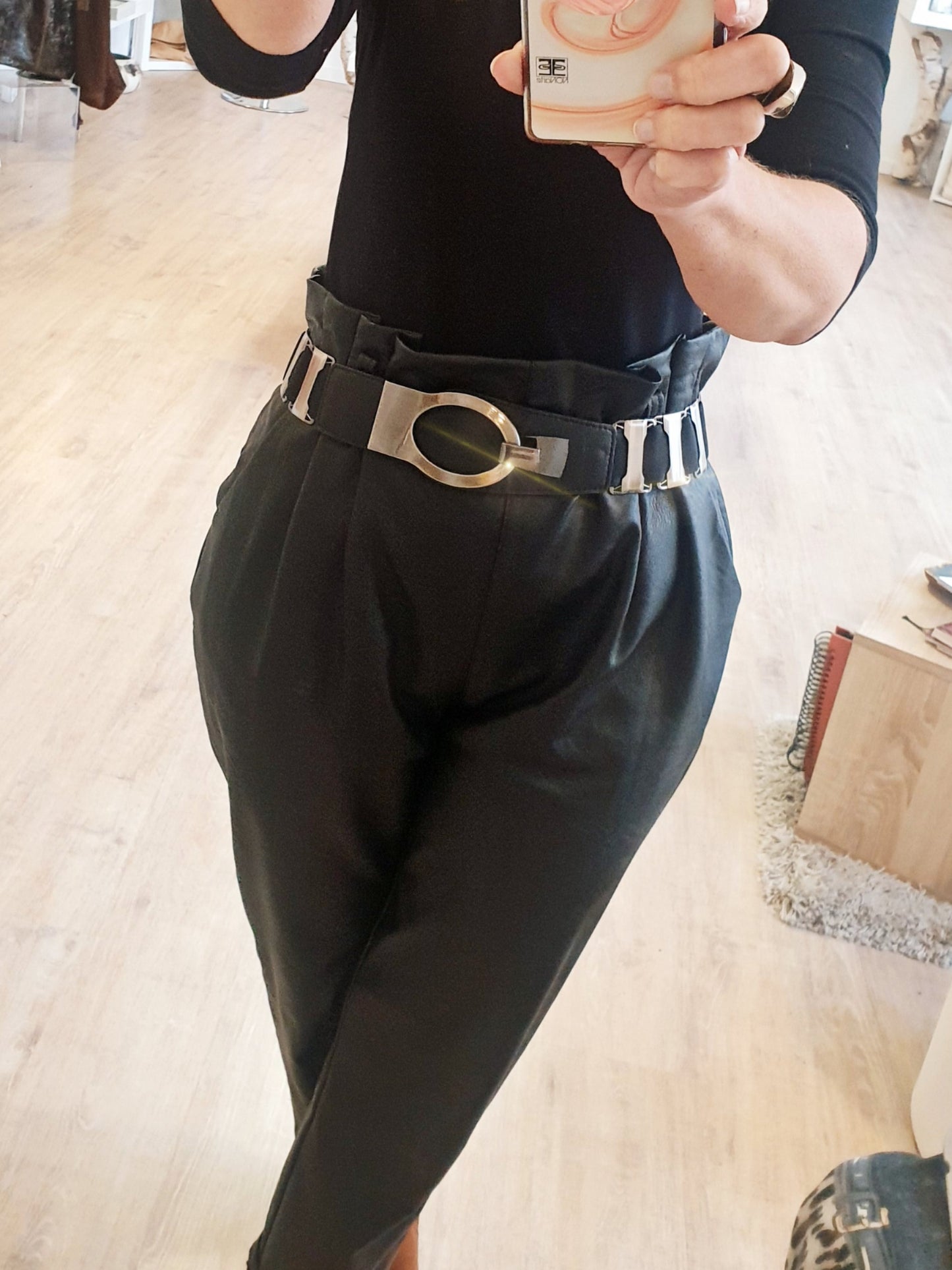 Stretchgürtel mit Metallelementen Schwarz
