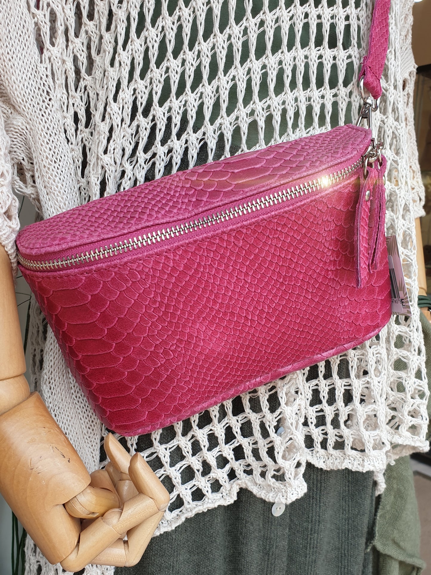 Bauchtasche Crossbody Leder mit Schlangenprägung in Pink