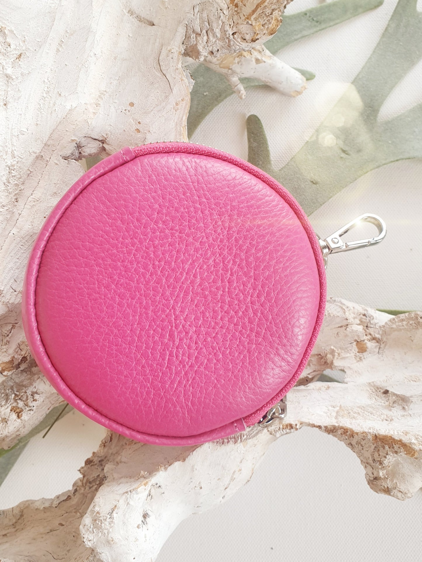 taschenanhaenger-schluesselanhaenger-leder-pink-1