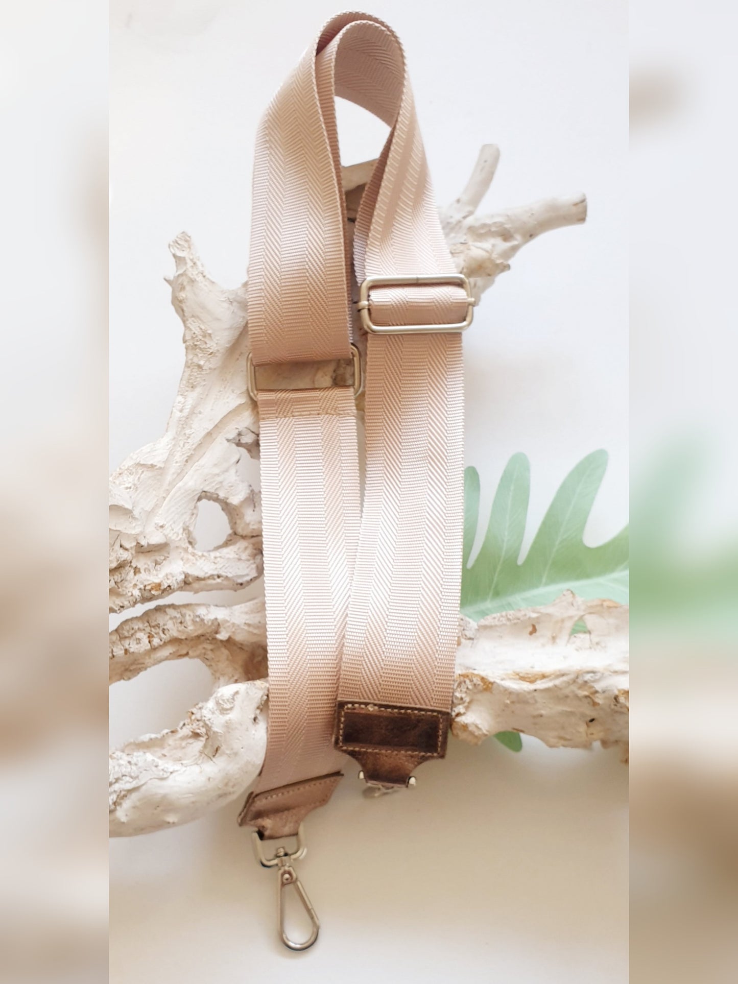 Breiter, einfarbiger Taschengurt einfarbig BEIGE mit Leder in BRONZE
