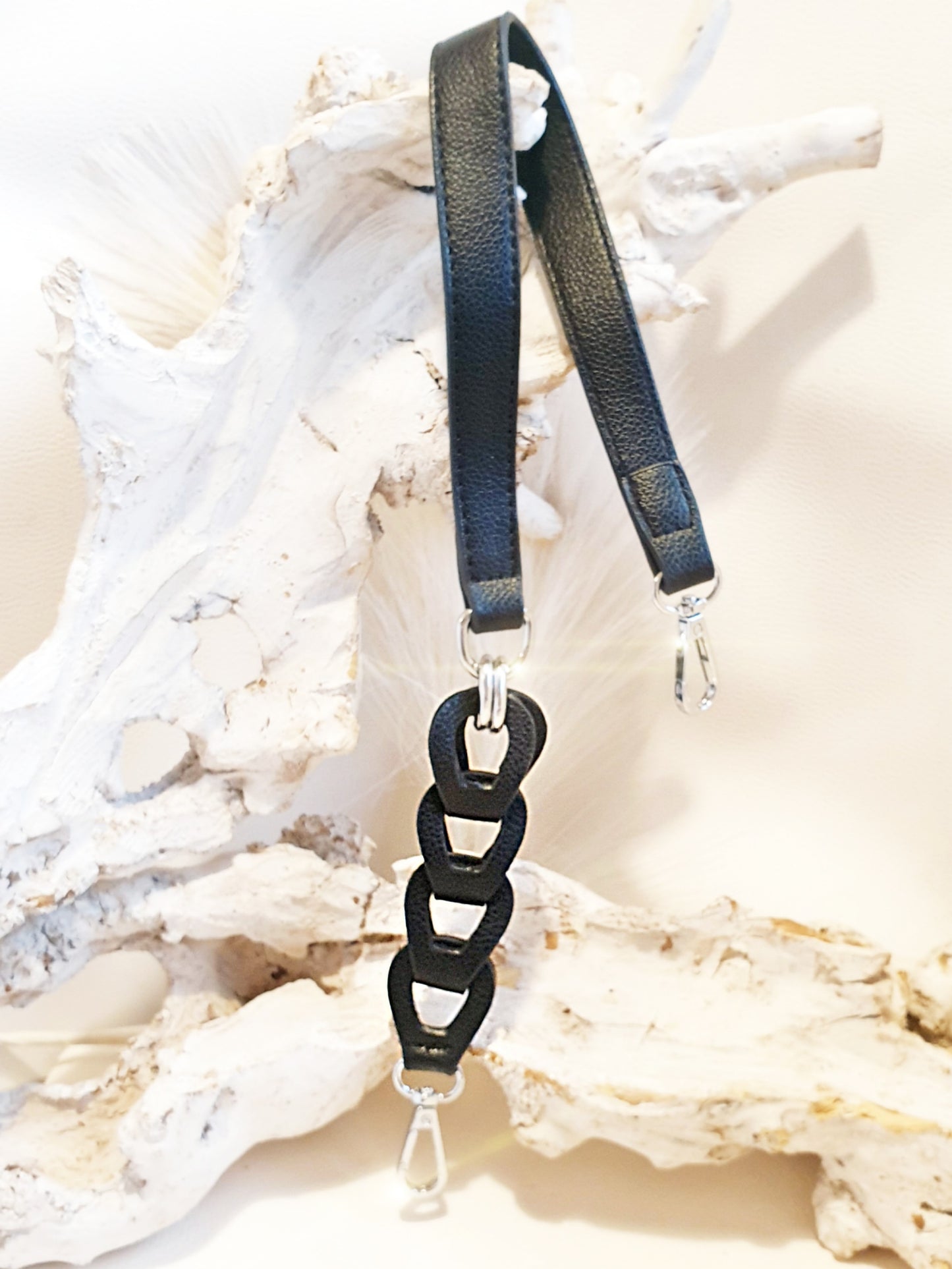 Taschengurt aus Kunstleder in Schwarz