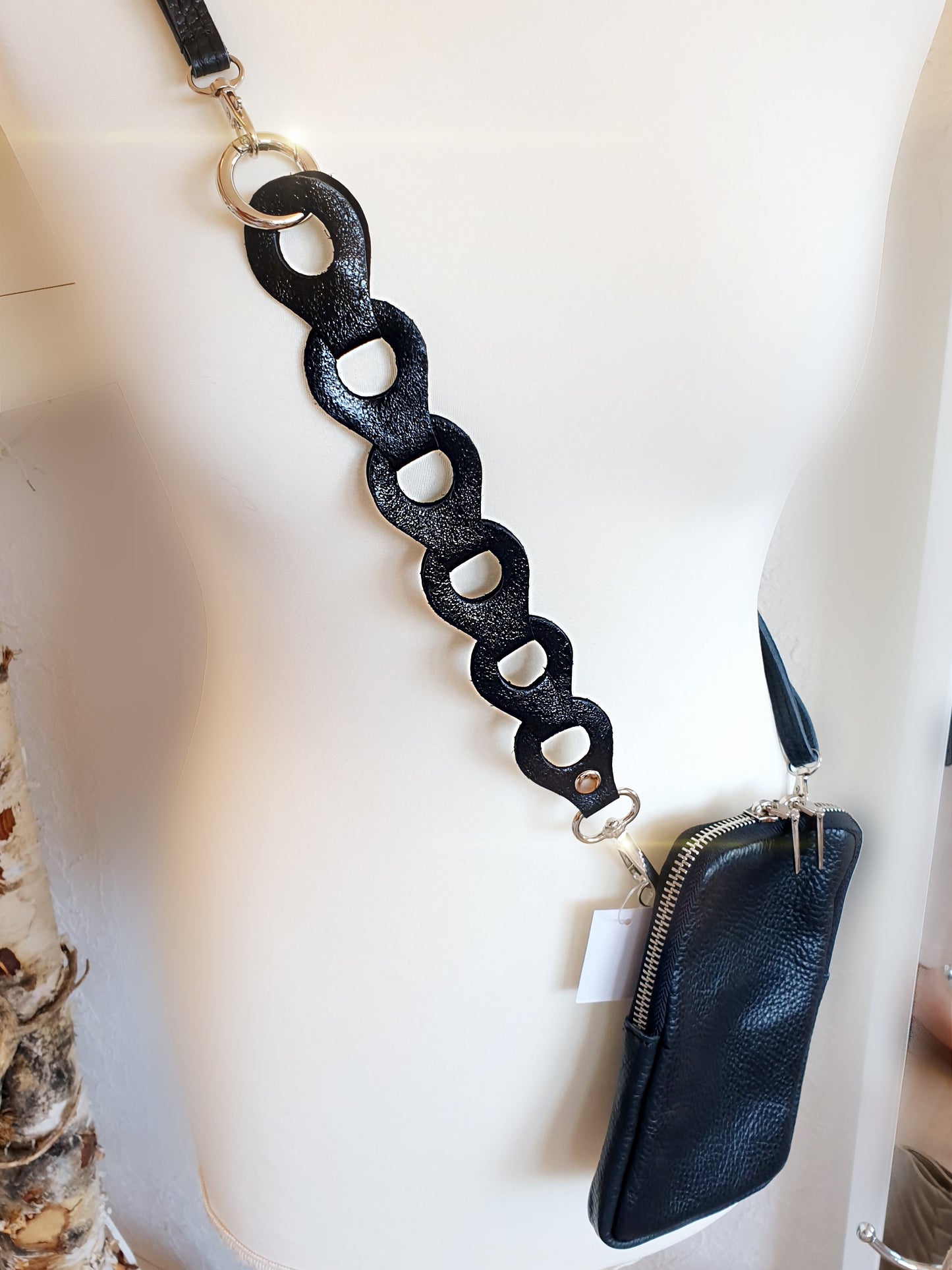 Taschengurtverlängerung aus Leder in Schwarz glänzend