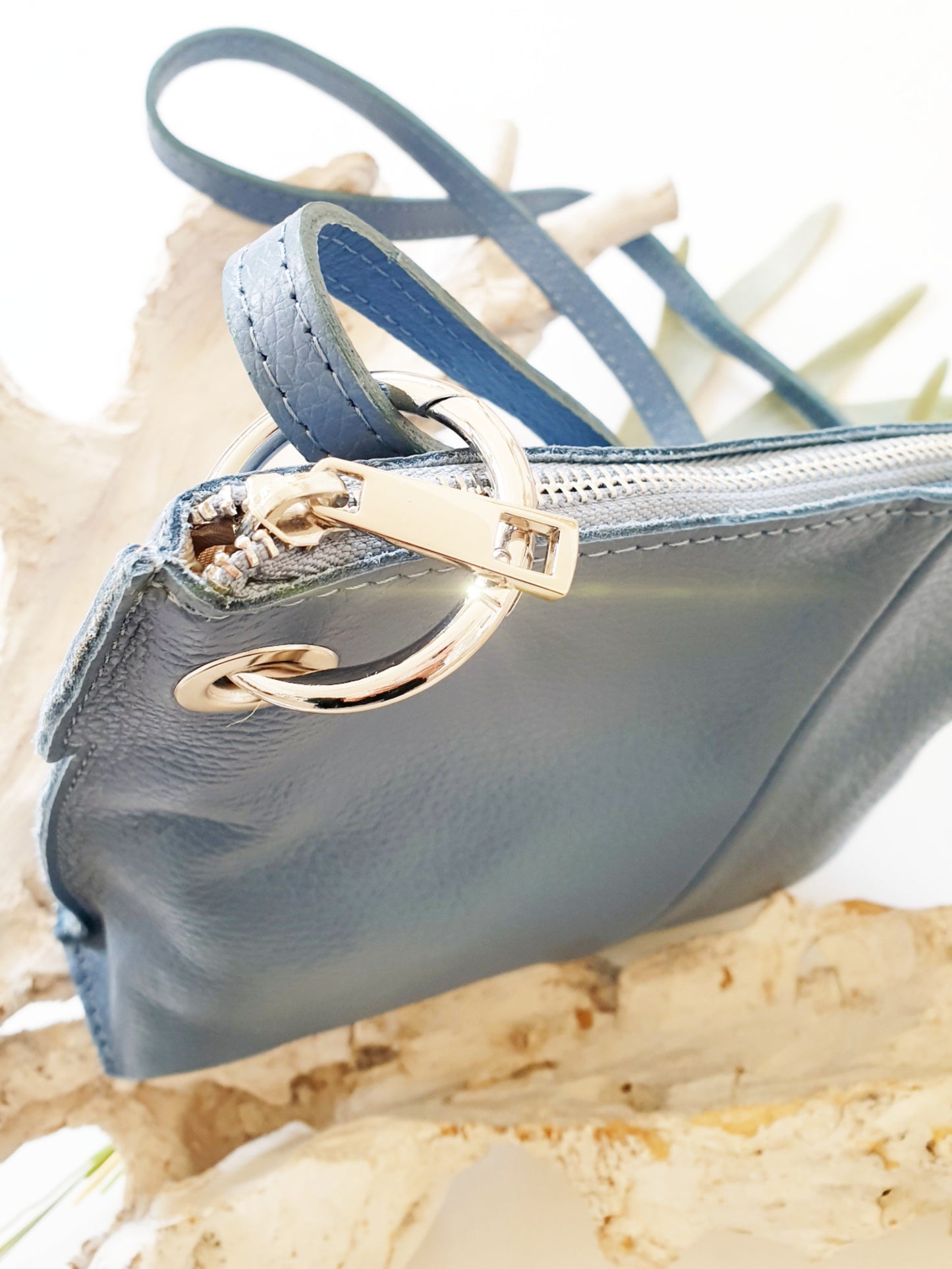 umhaengetasche-tasche-blau-jeans-leder-1