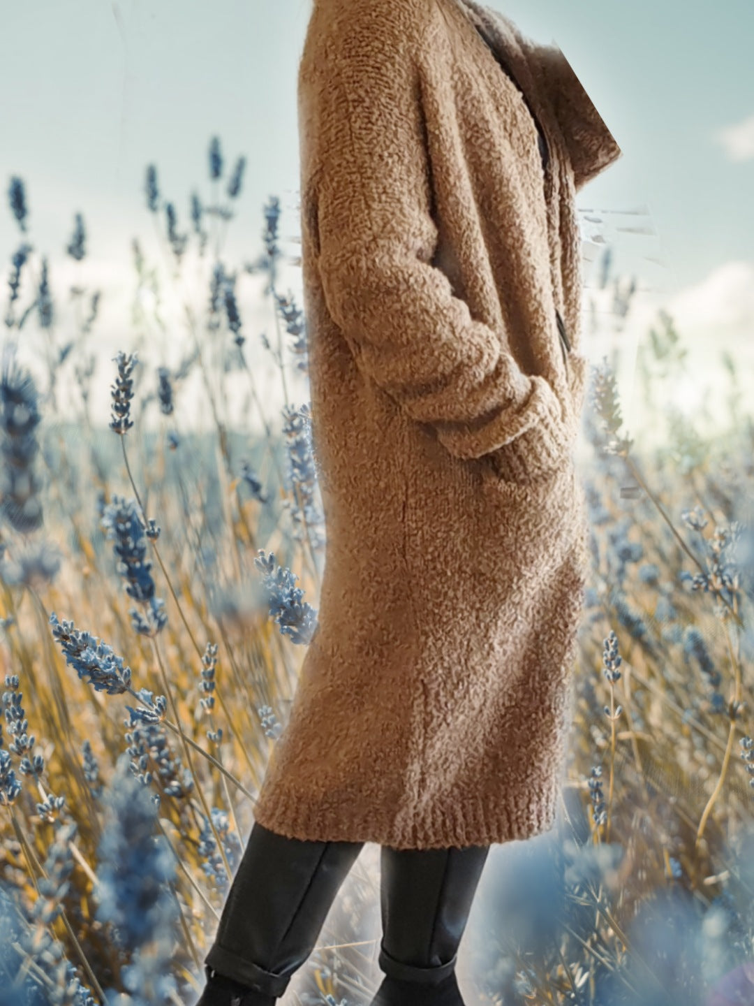 Lange Strickweste Strickmantel aus Boucégarn in Camel
