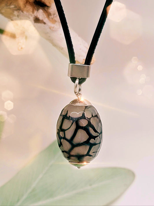 anhaenger-achat-spinnennetzachat-grau-1