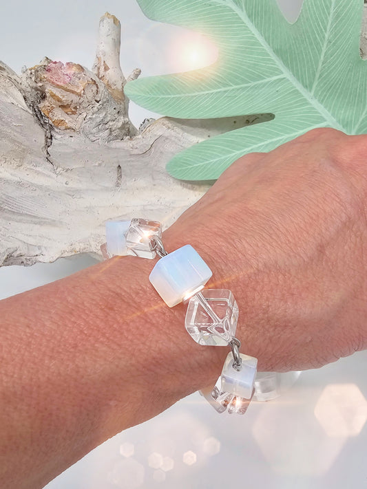 armband-bergkristall-opalin-blau-edelstein-1