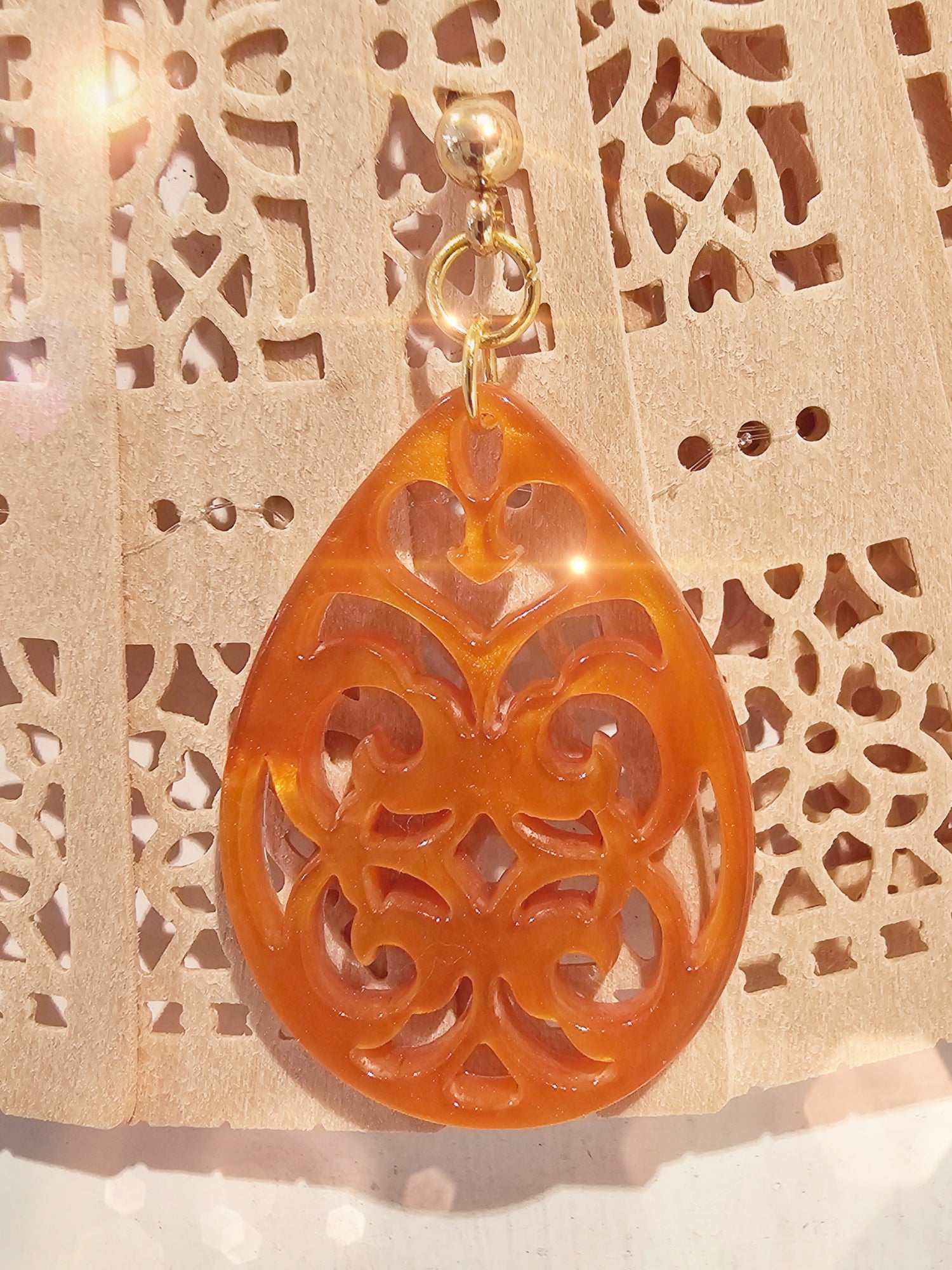 boho-ohrringe-leicht-resin-orange-1
