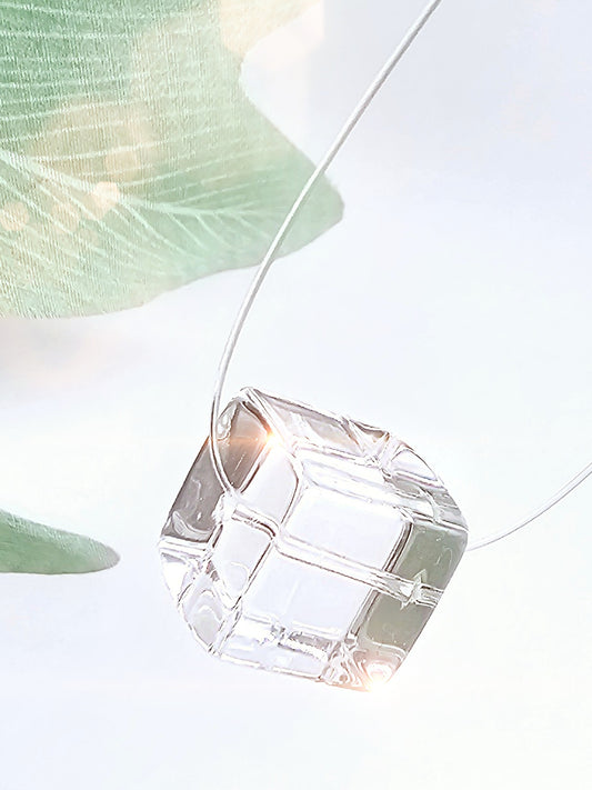Kette mit Bergkristall Würfel