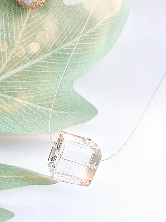 Kette mit Bergkristall Würfel