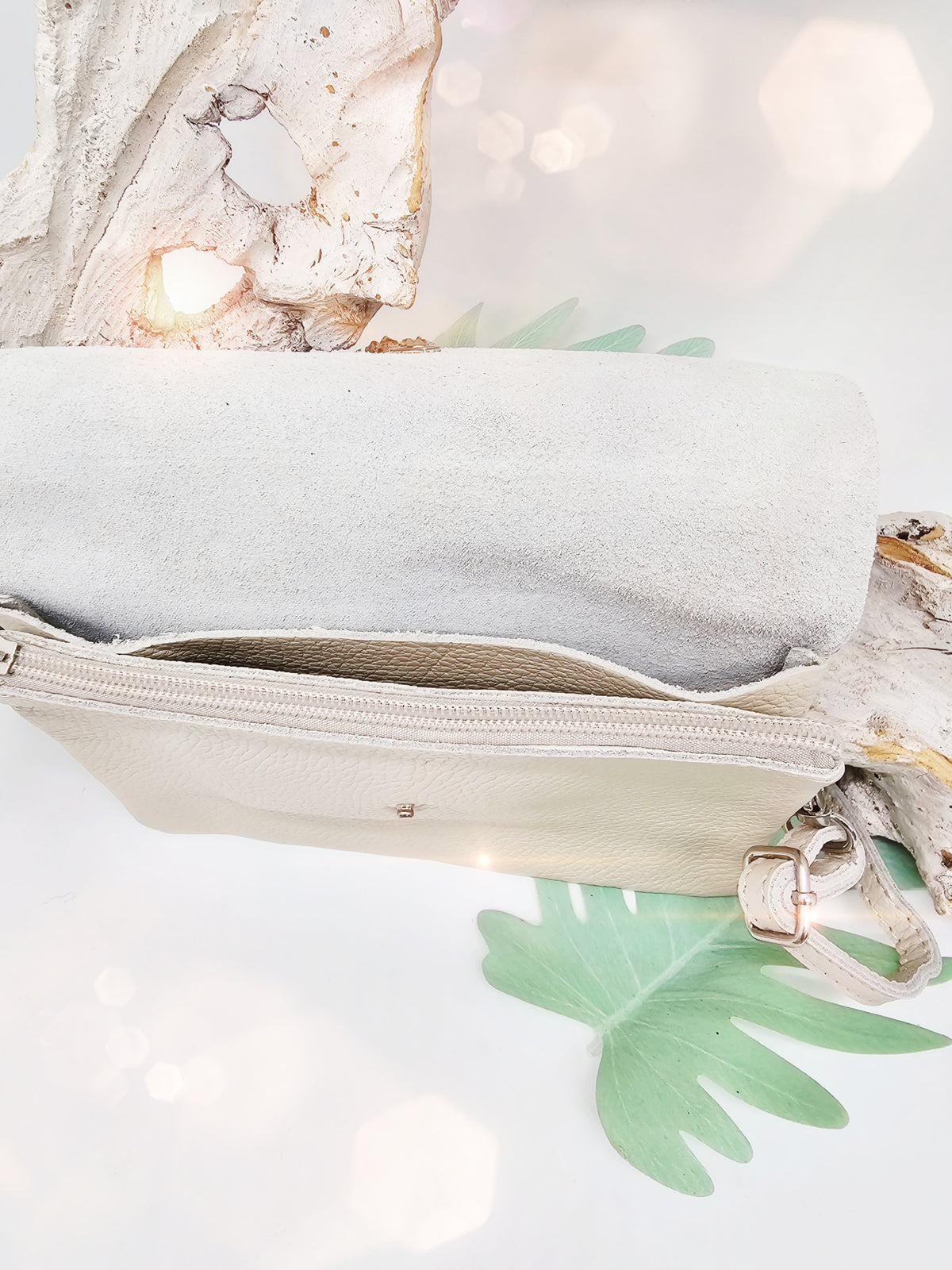 kleine-unhaengetasche-leder-beige-hell-1