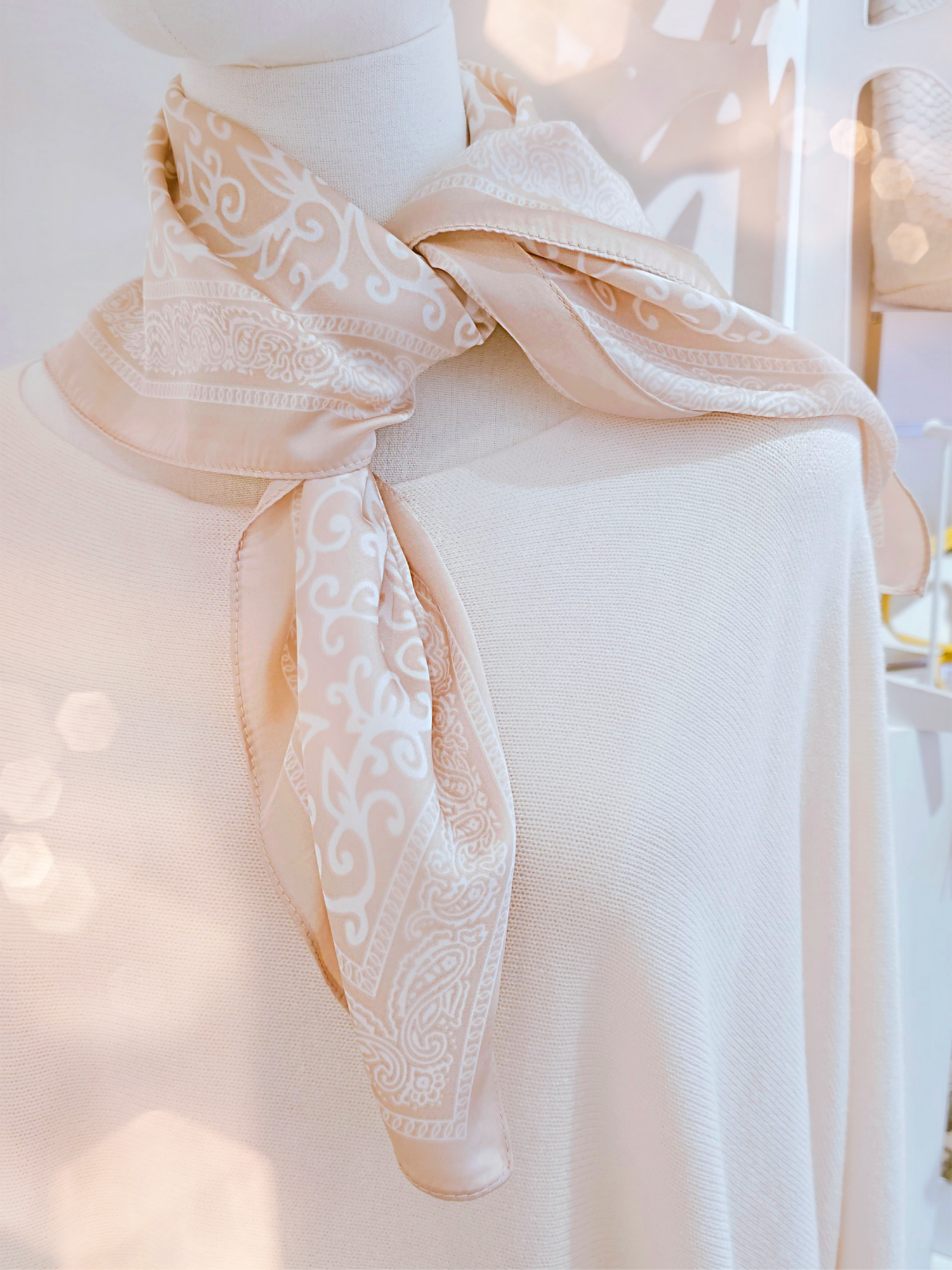 nickituch-hellbeige-paisleymuster-1