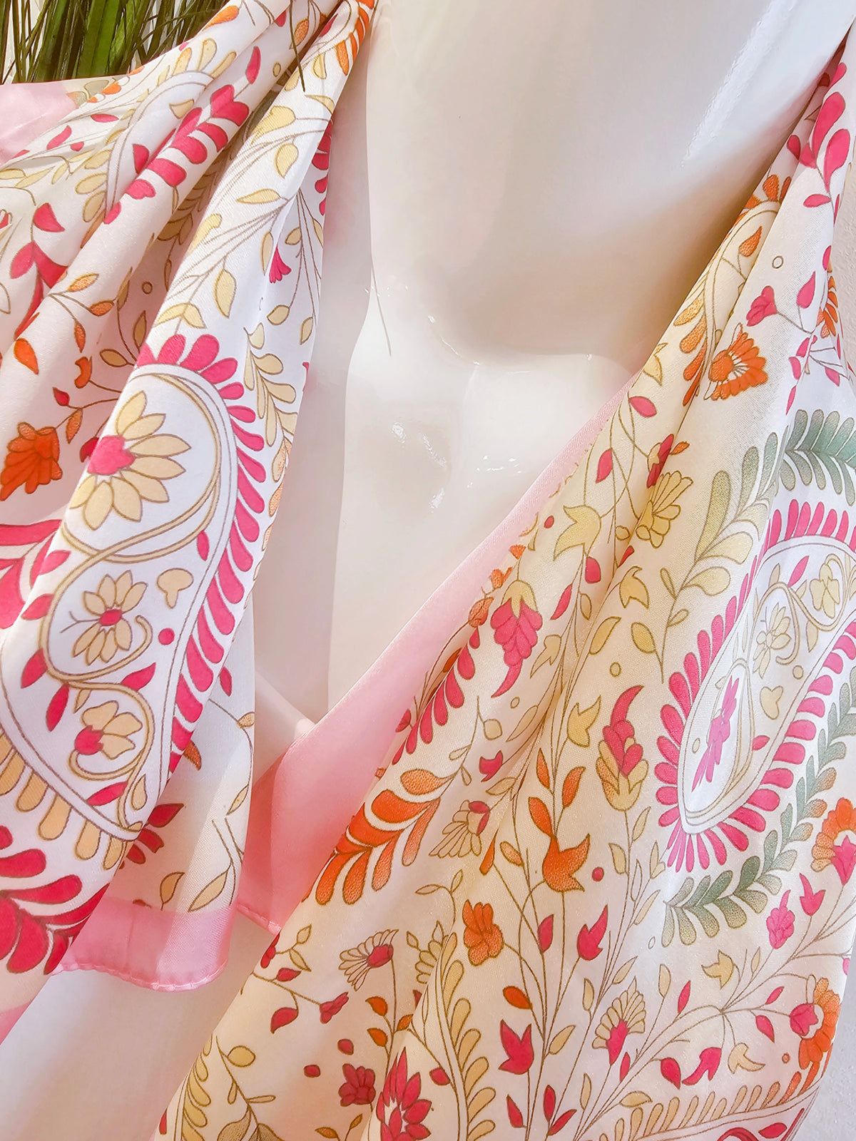 Damen Nickituch - Kleiner Schal - Carrétuch - Pink - Rosa - Beige - Grün - Paisleymuster - 68cm x 68cm