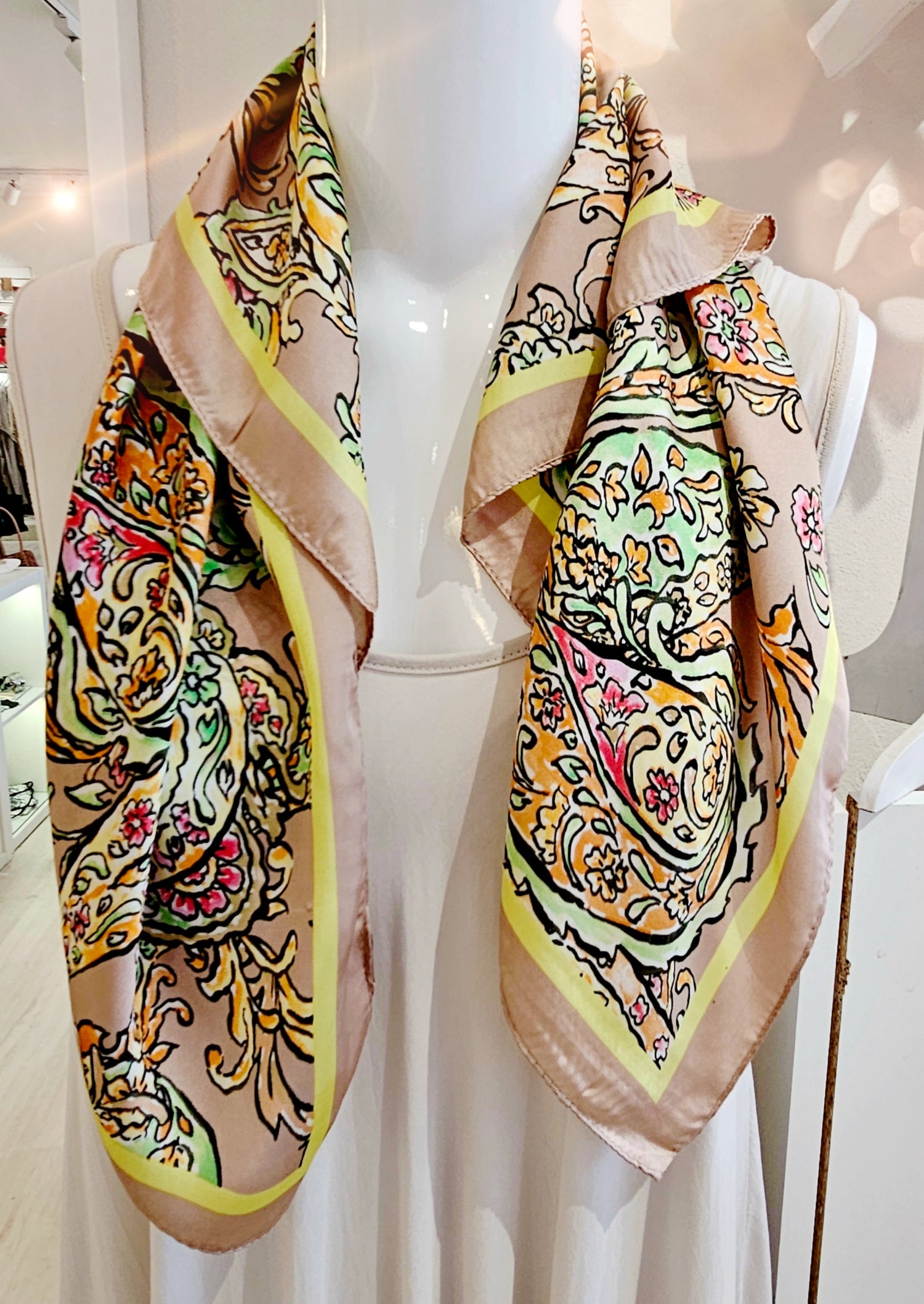nickituch-paisley-beige-bunt-1