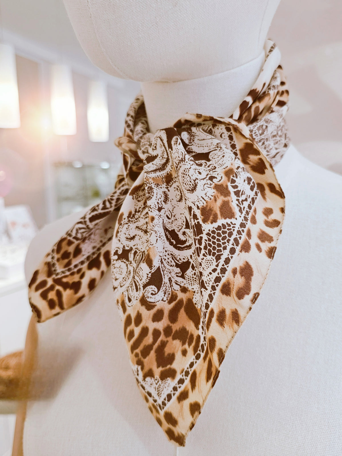 nickituch-paisley-leo-braun-beige-camel-1