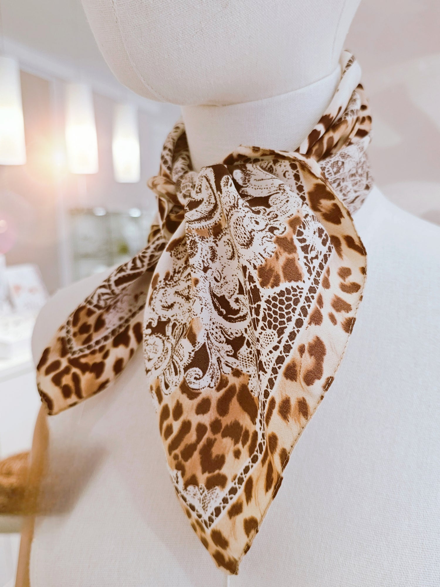 nickituch-paisley-leo-braun-beige-camel-1