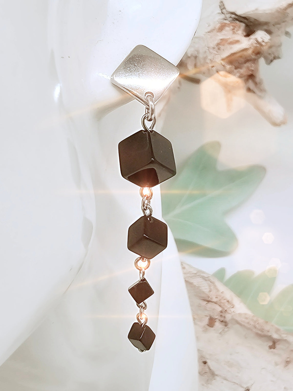 ohrringe-onyx-schwarz-lang-wuerfel-1