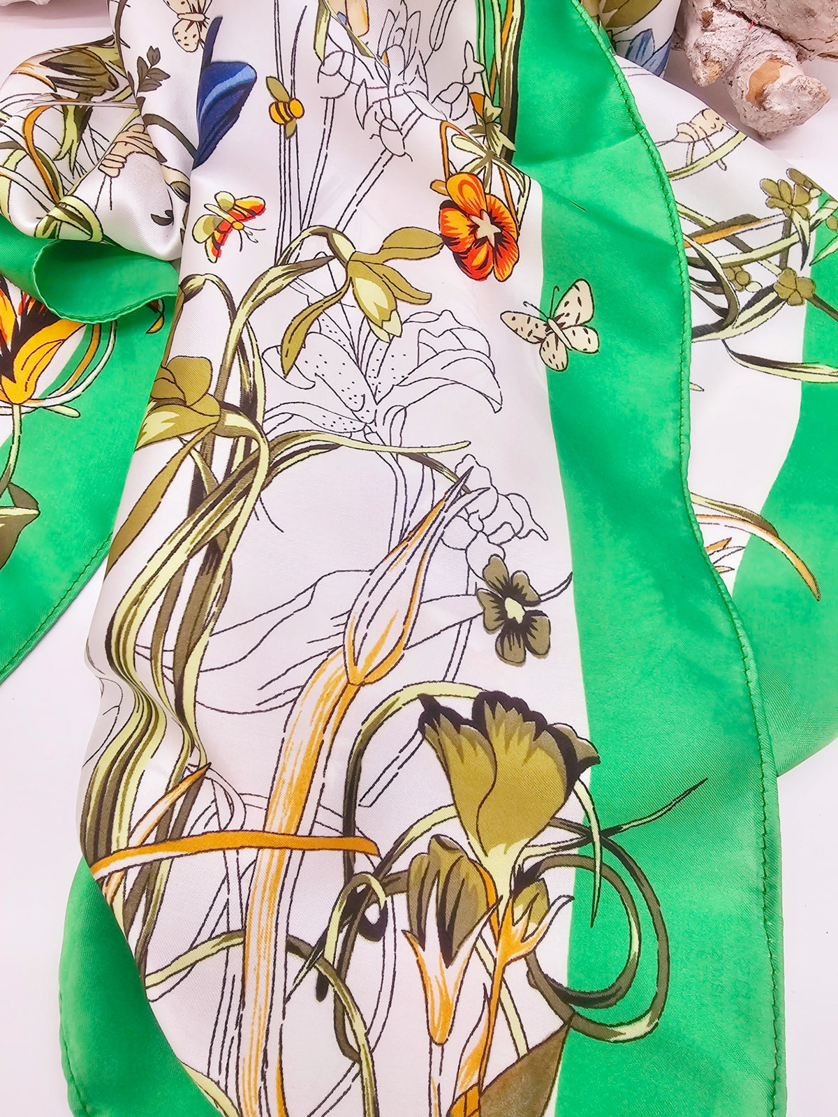 schal-seide-gruen-blumen-1