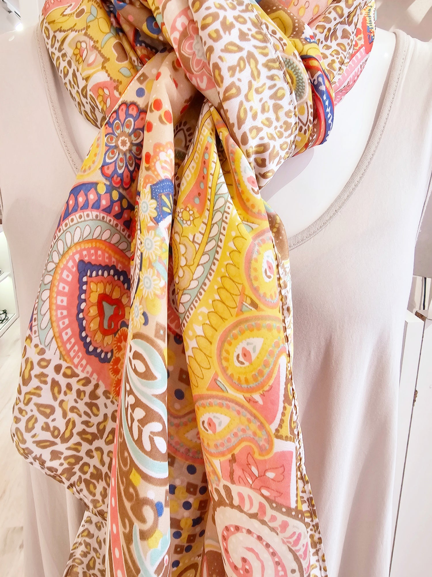 schal-seide-paisley-koralle-beige-boho-1