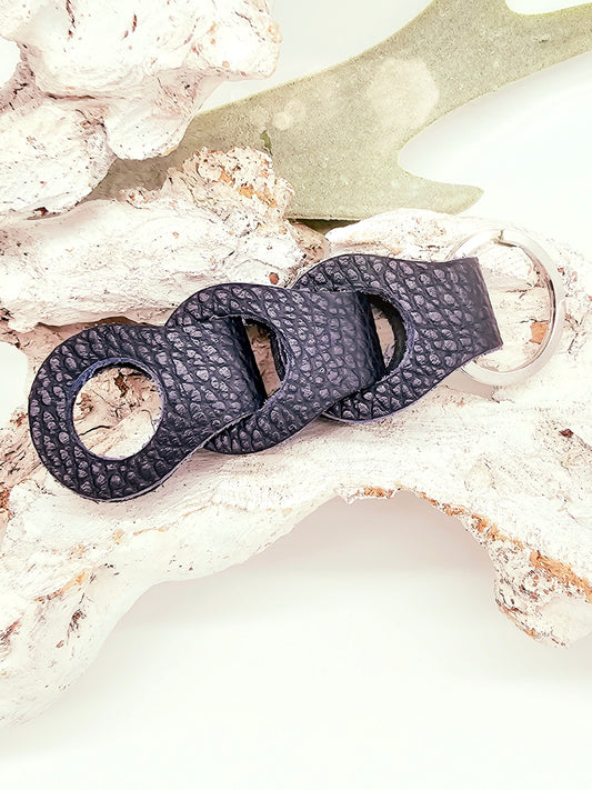 Schlüsselanhänger oder Taschenanhänger aus Leder in Blau