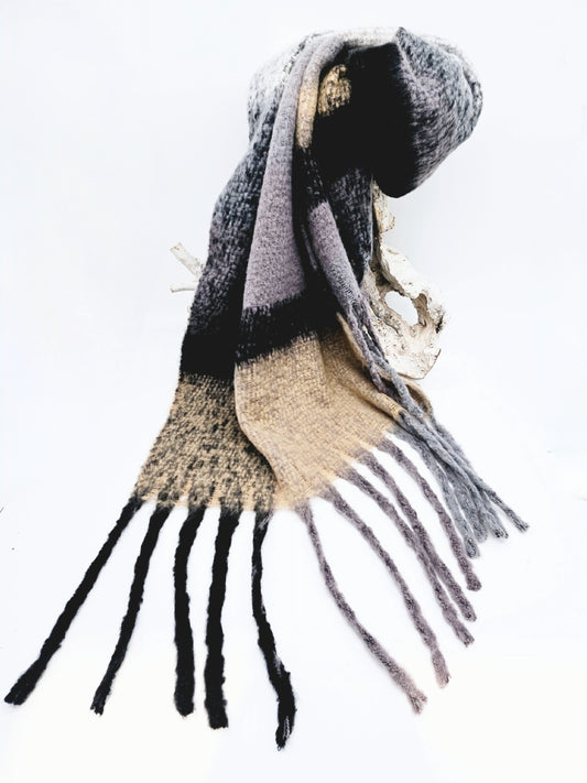 strickschal-lang-kuschelig-camel-grau-1