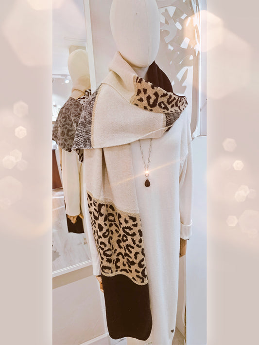 strickschal-leo-beige-schwarz-1