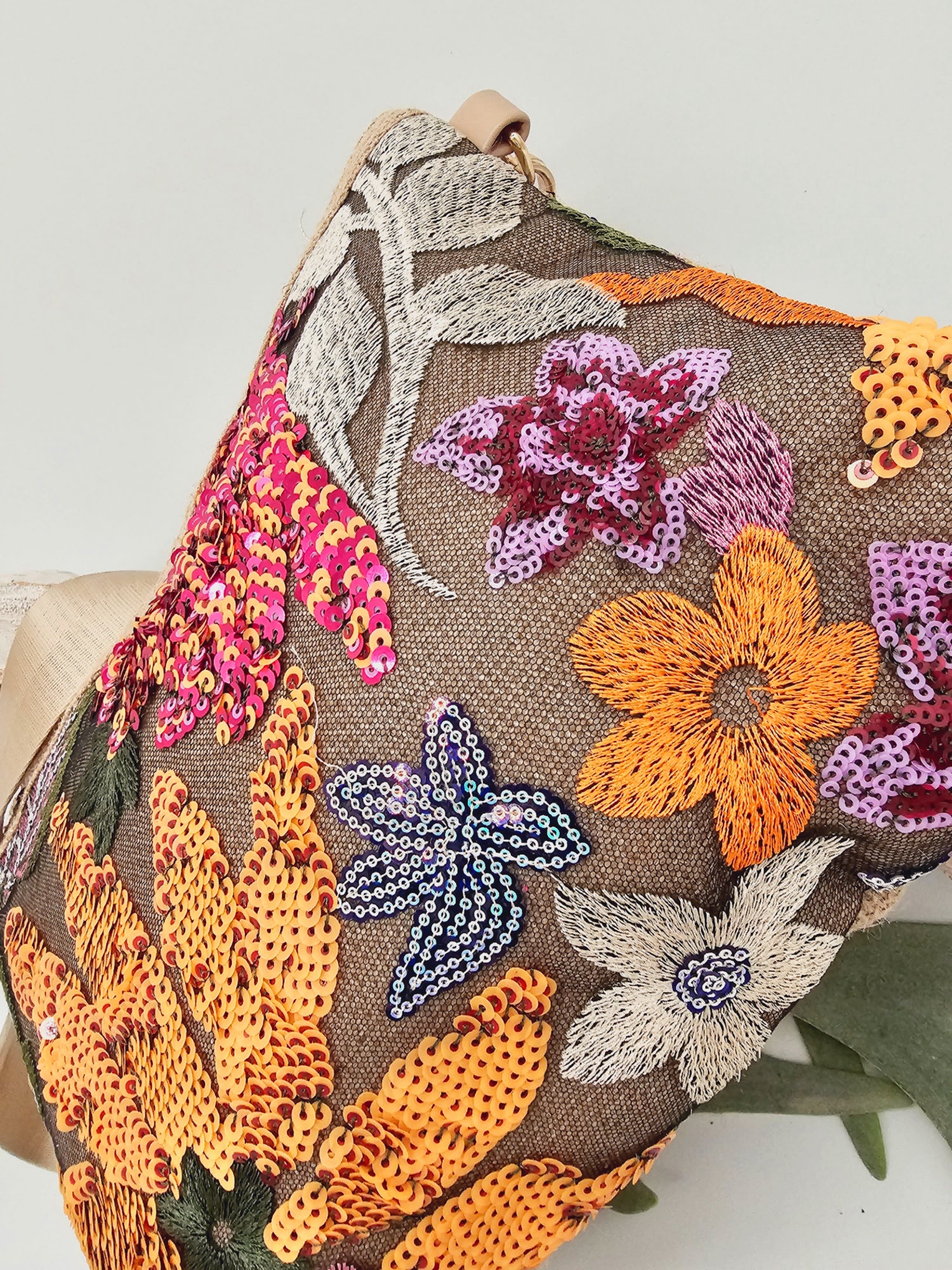 tasche-bunt-blumen-pailetten-orange-pink-1