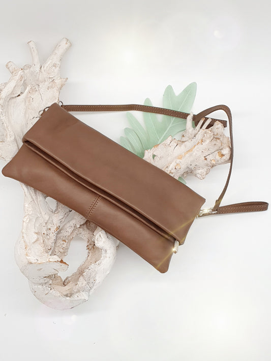 tasche-clutch-leder-taupe-1