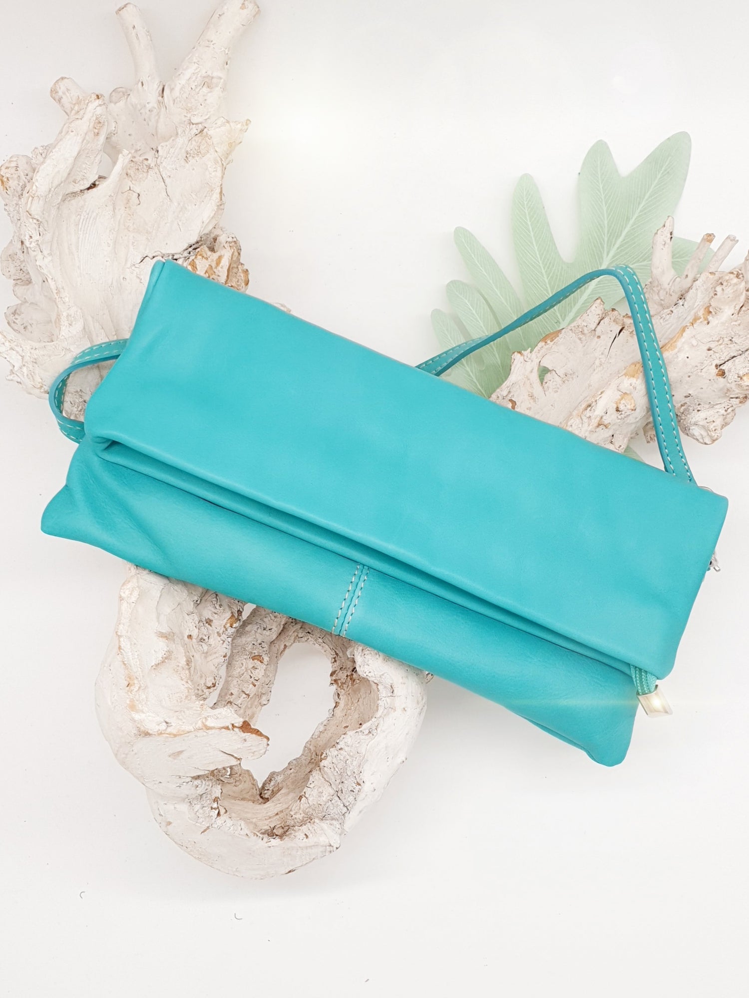 tasche-clutch-leder-tuerkis-1