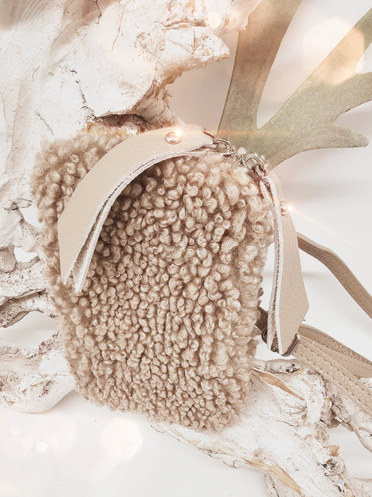 Teddyfell Handytasche in Taupe 
