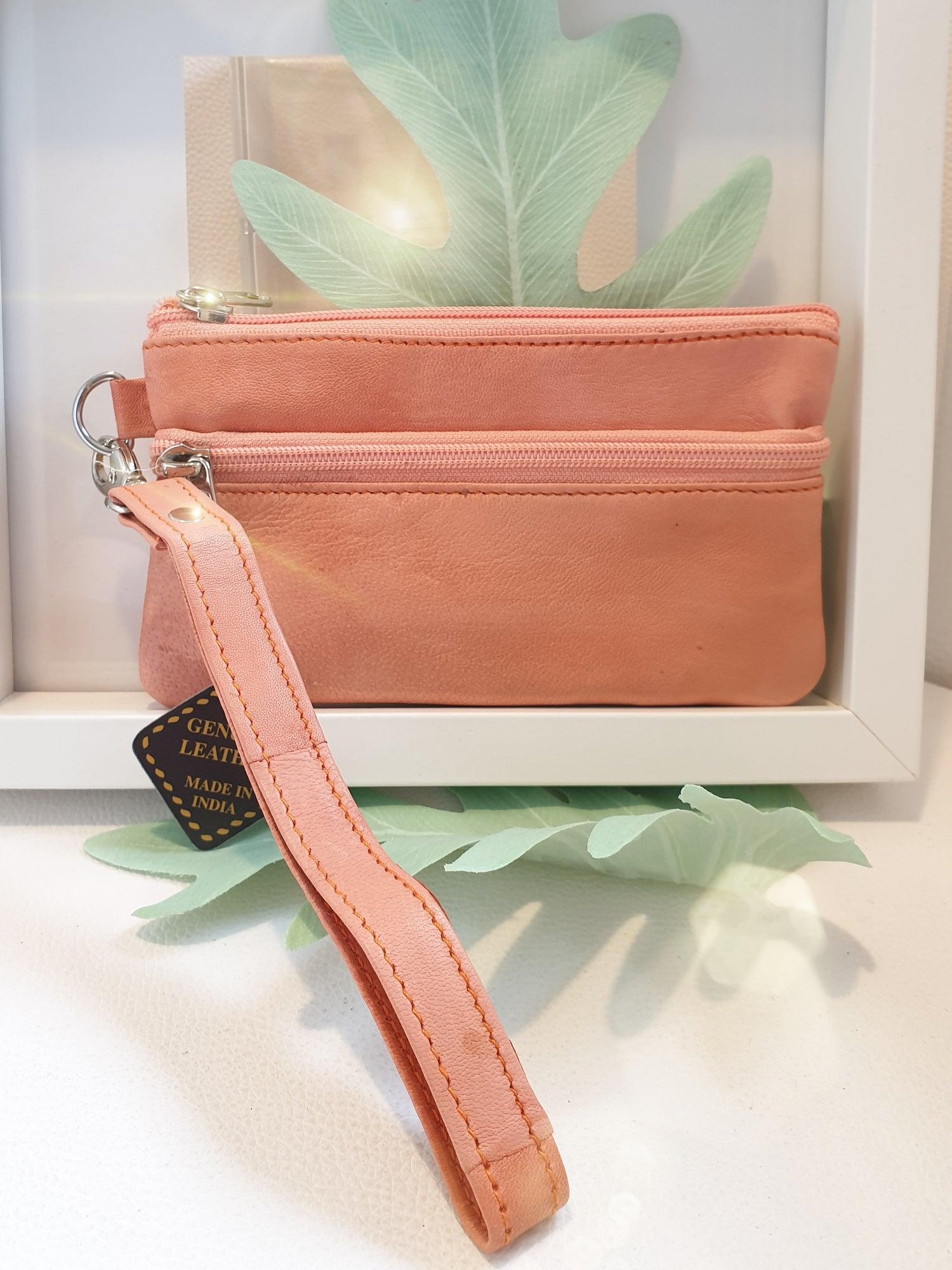 Mäppchen Etui aus Leder mit Handschlaufe in Apricot