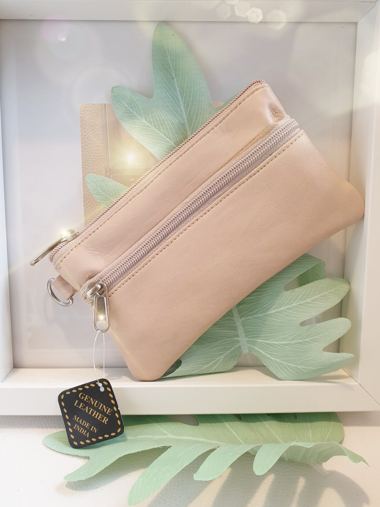 Mäppchen Etui aus Leder mit Handschlaufe in Rosa Rückseite