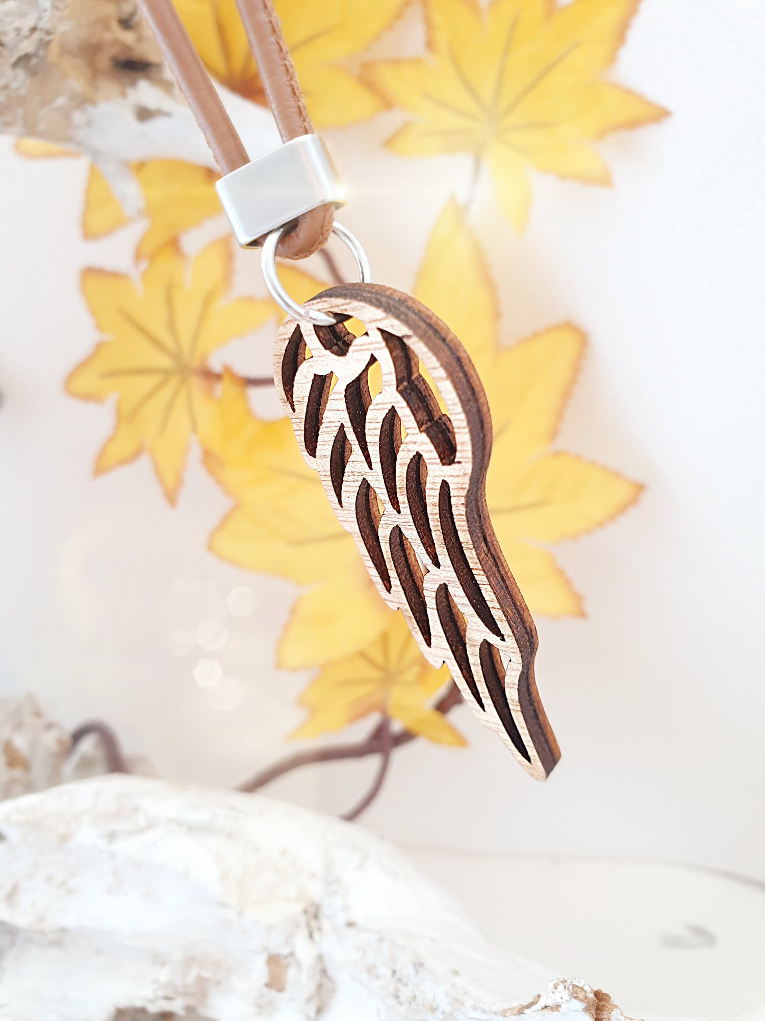 Anhänger Engelsflügel aus Holz