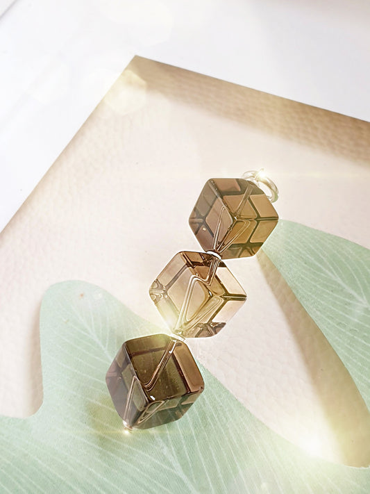 Großer Anhänger aus Rauchquarz Würfeln