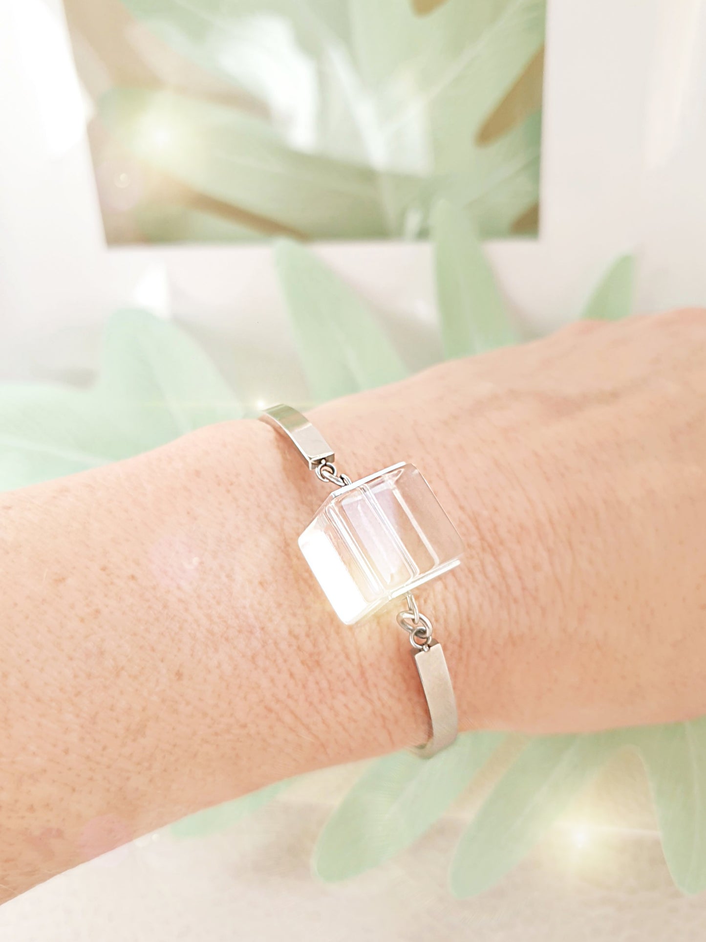 Armband aus Edelstahl mit großem Bergkristallwürfel