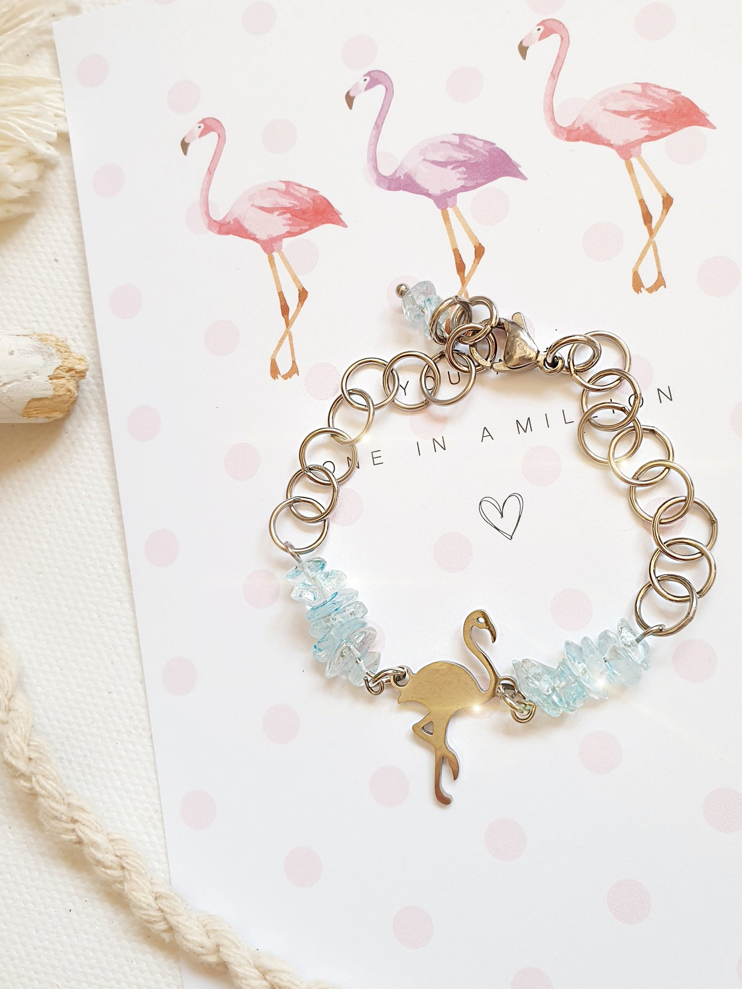 Armband mit Bergkristall in türkis und Flamingo
