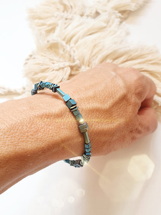 Armband Armreif aus meerblauen Hämatit Steinchen