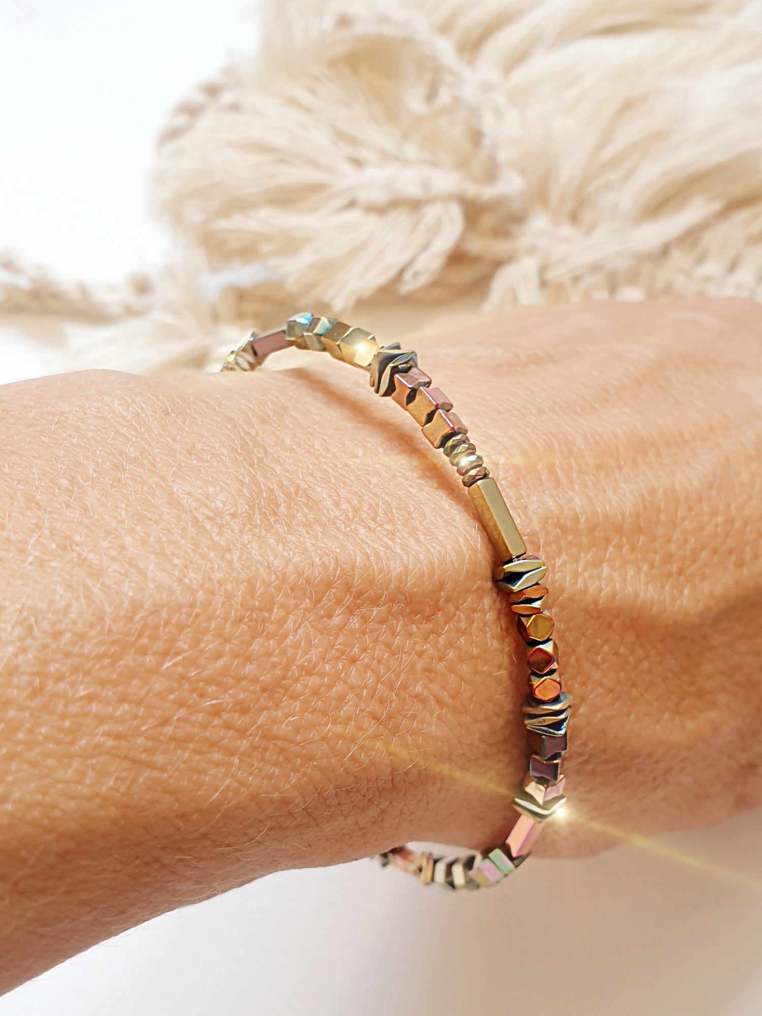 Armband Armreif aus bunten Hämatit Steinchen