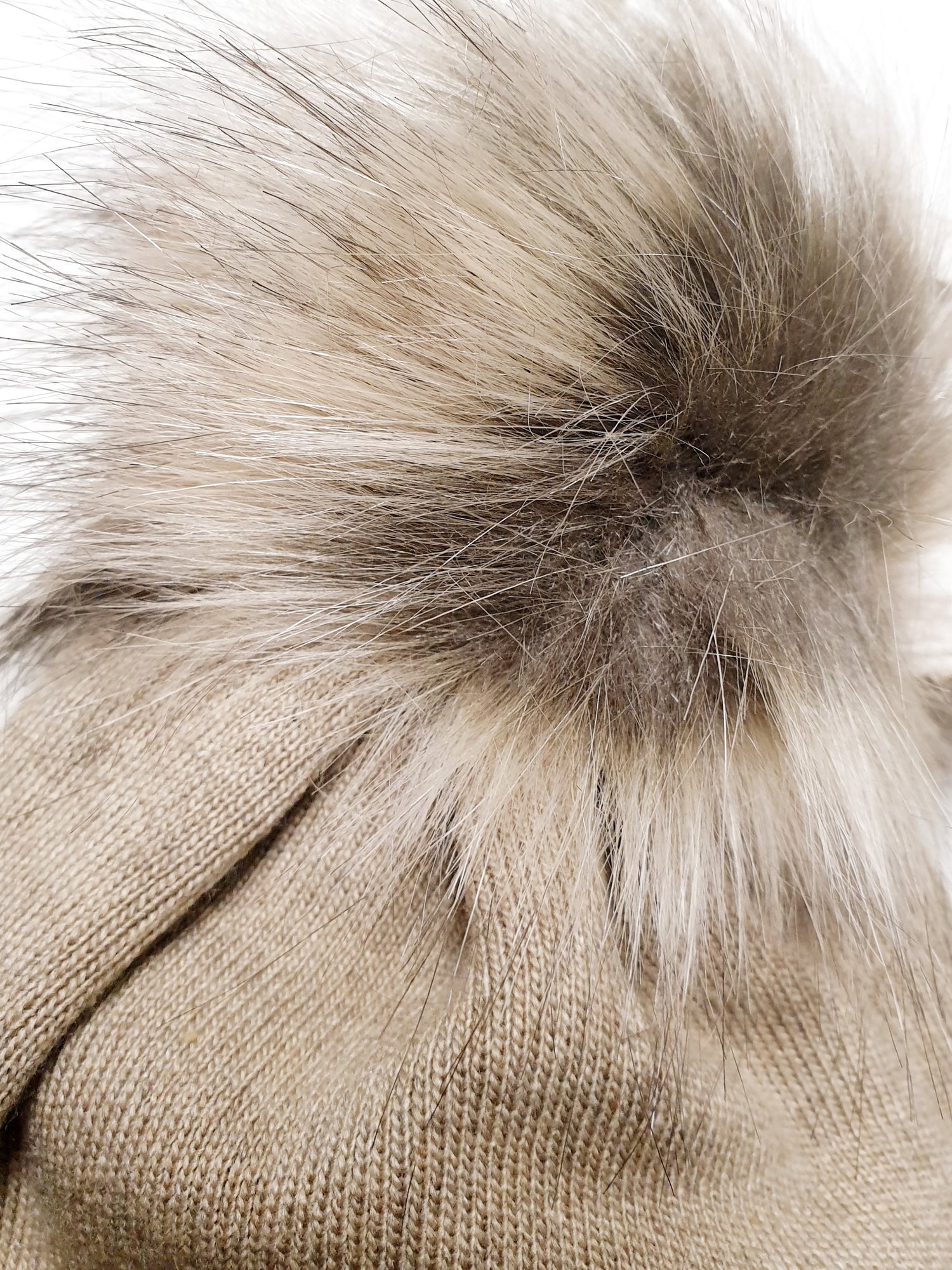 bommelmuetze-muetze-bommel-strickmuetze-1