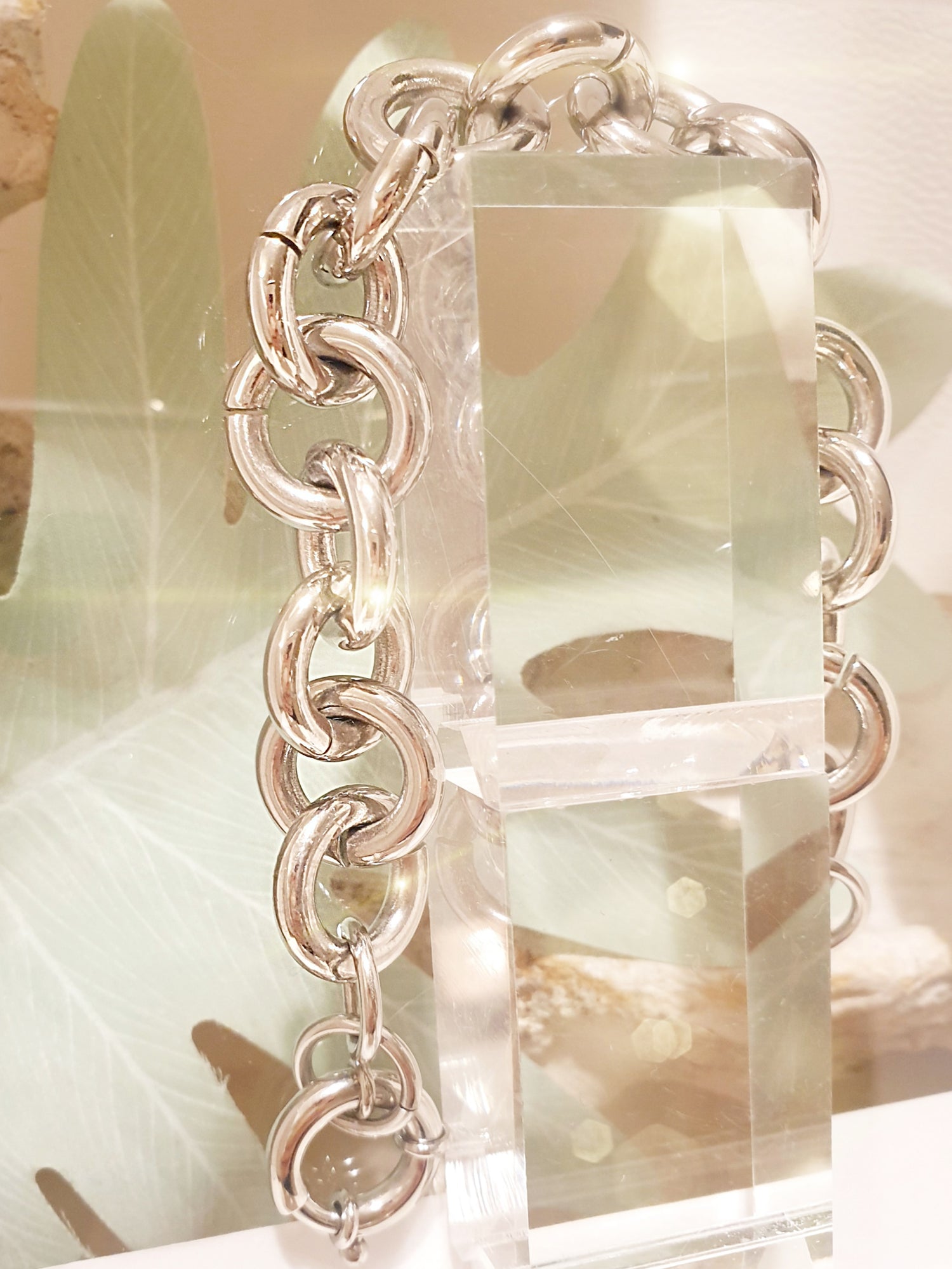 Schweres Statementarmband aus Edelstahl in Silber