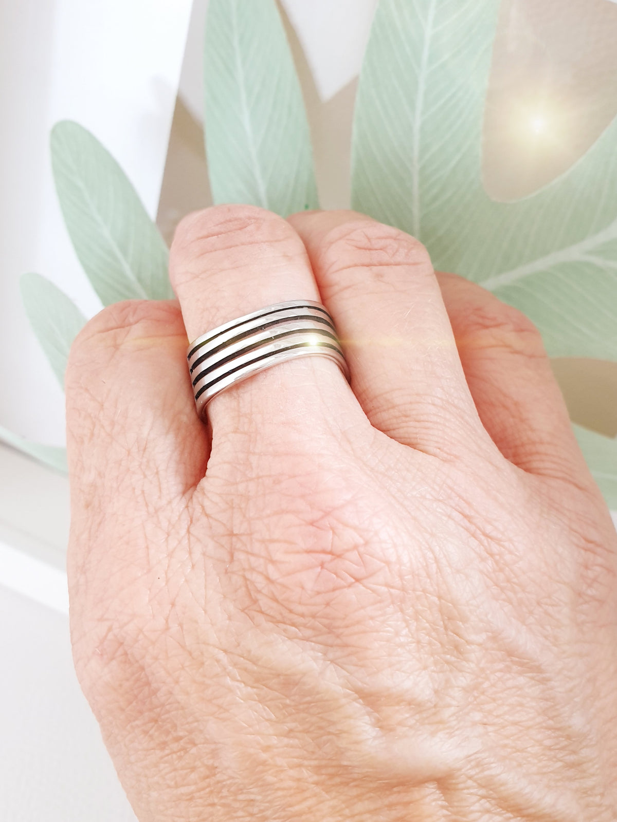 Edelstahl-Ring mit mehrfach Optik Silber