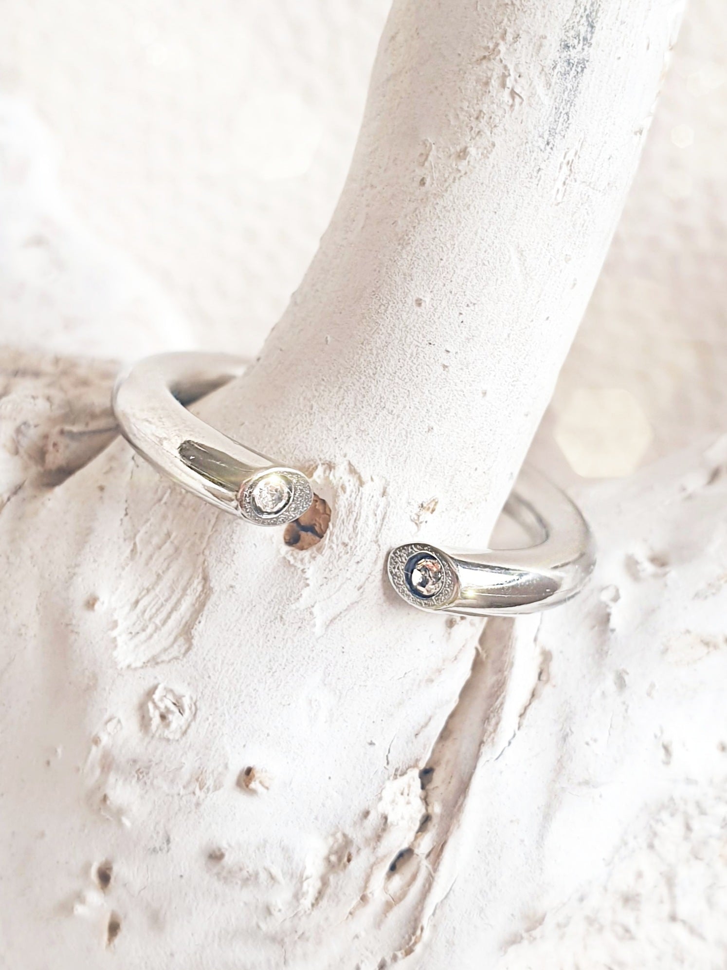 Edelstahl-Ring offen mit Strasssteinen