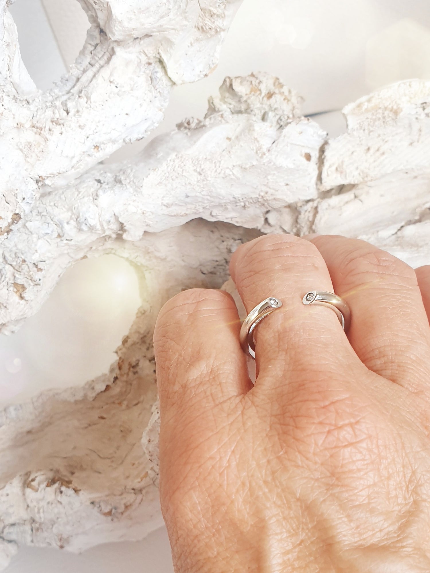 Edelstahl-Ring offen mit Strasssteinen