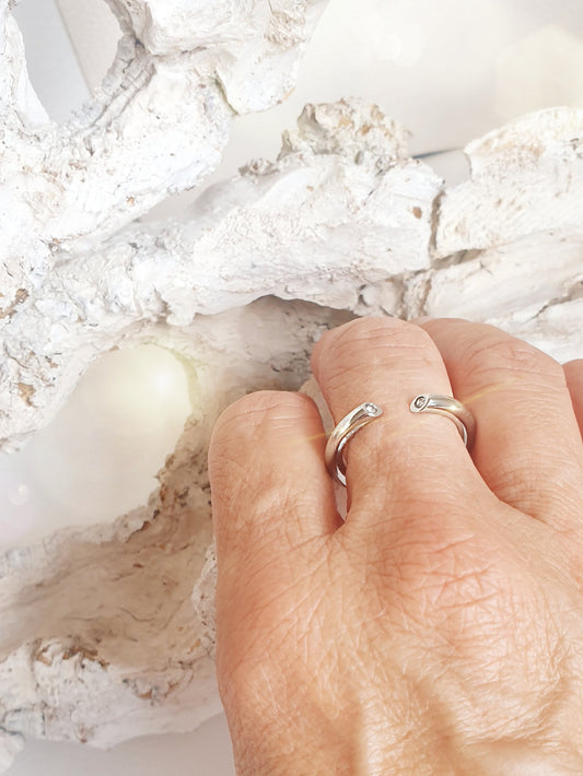 Edelstahl-Ring offen mit Strasssteinen