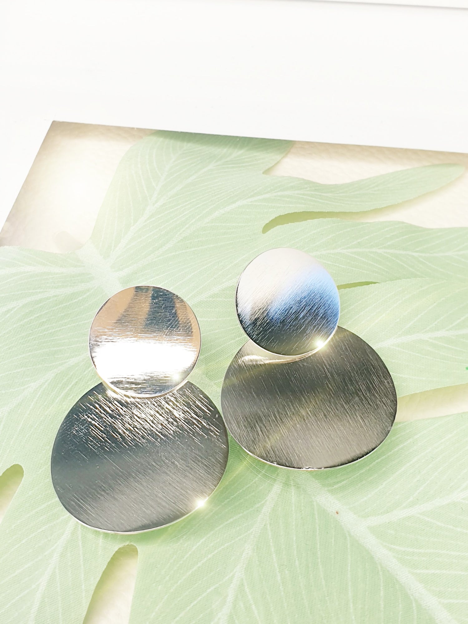 Große Ohrringe runde Form Silber
