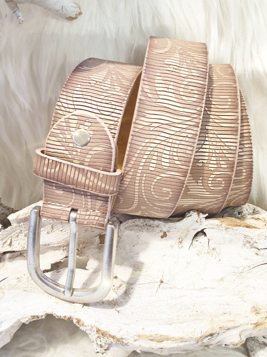 Gürtel mit floraler Prägung in Rosa