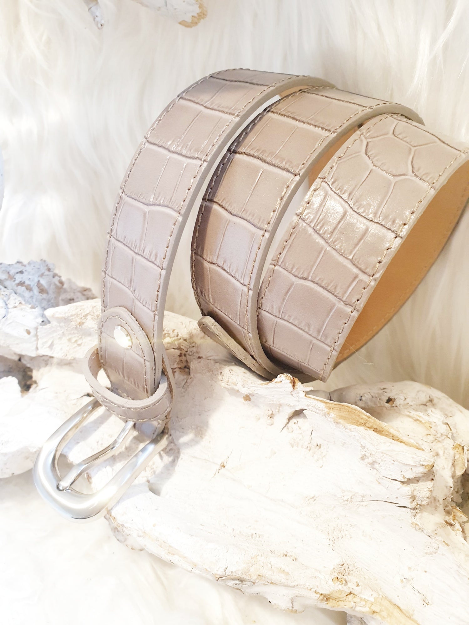 Ledergürtel 3cm mit Krokodilprägung in Taupe
