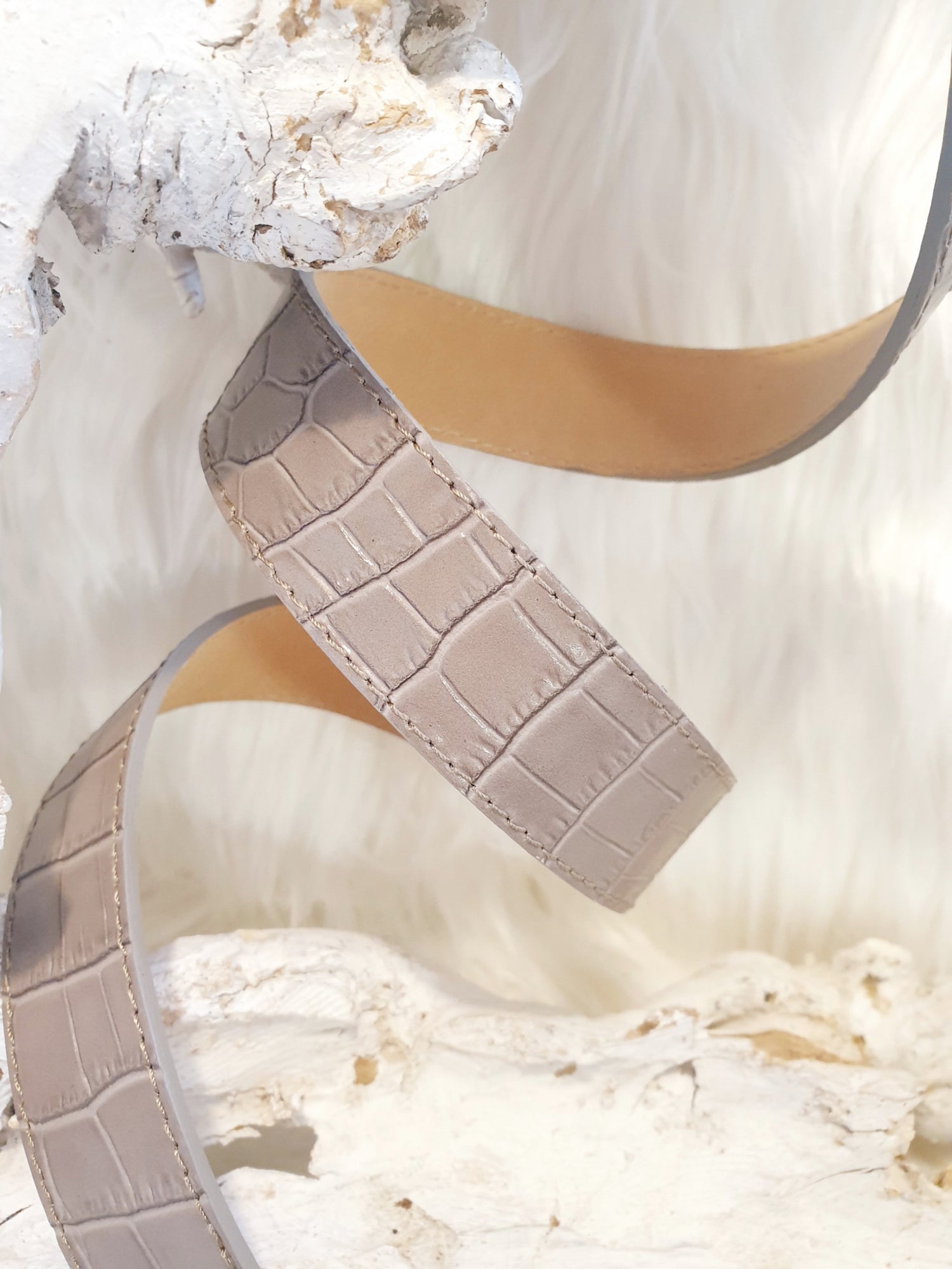 Ledergürtel 3cm mit Krokodilprägung in Taupe