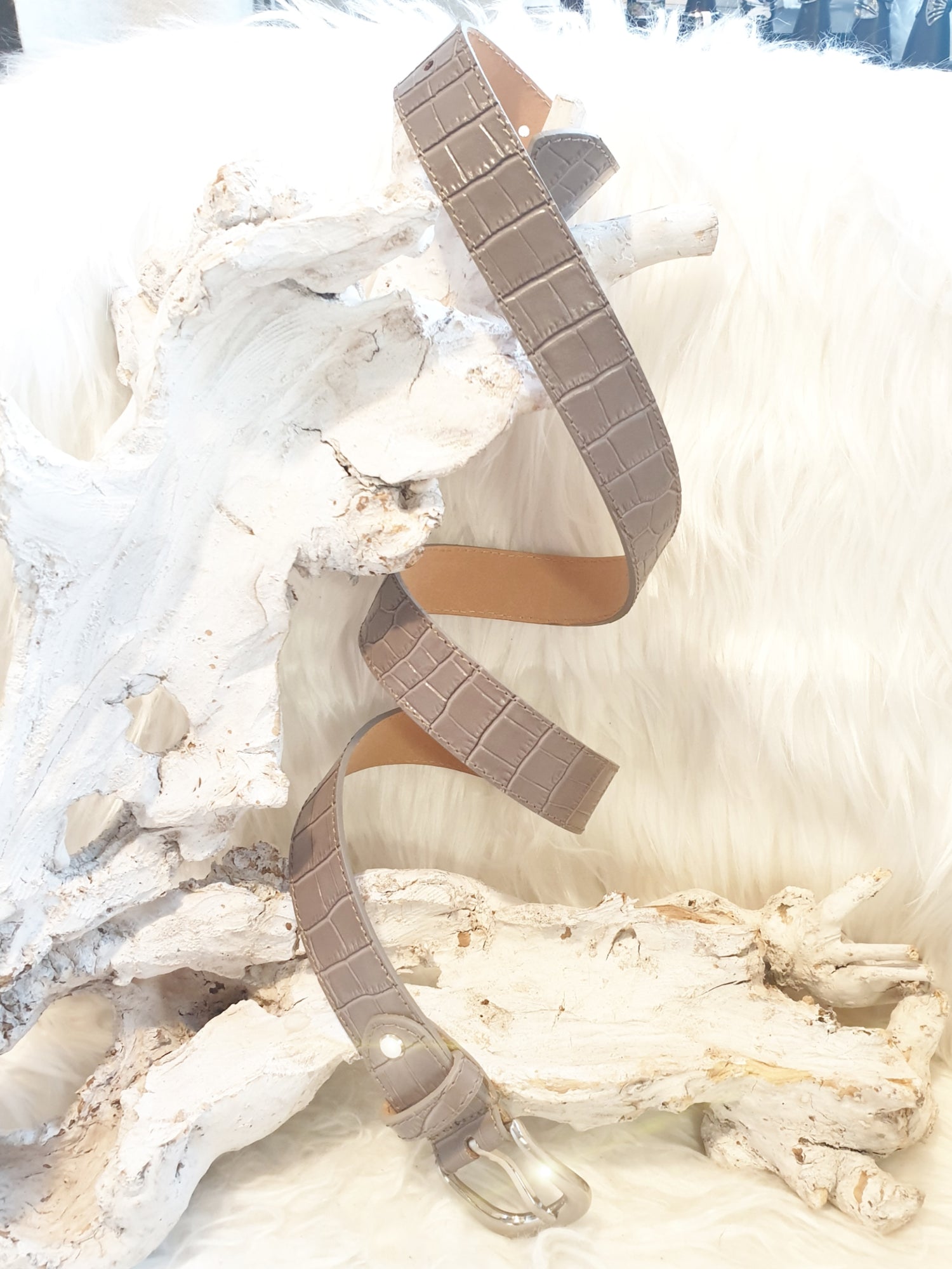 Ledergürtel 3cm mit Krokodilprägung in Taupe